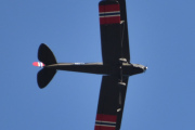 Morten 11 juni 2023 - Tiger Moth 153 besøker Høyenhall, selv om den er gammel, så legger den seg i posisjon