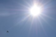 Morten 2 juni 2023 - LN-NRF besøker Høyenhall, det er Nedre Romerike Flyklubb vi får sammen med solen
