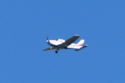 Morten 23 juni 2023 - LN-NAG over Høyenhall, det er Foreningen NAG som er ute med sin Piper PA-28-161 Warrior II fra 1978. 45 år gammelt er dette flyet, en fin veteran dette her