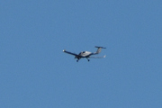 Morten 17 mai 2023 - Diamond DA40-NG over Høyenhall, men jeg kjenner ikke igjen flyet, er det noe blått der...
