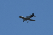 Morten 21 mai 2023 - LN-ABA over Høyenhall, så kommer det et annet fly og taket mitt er i veien