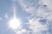 Morten Pinseaften 27 mai 2023 - LN-NRO kommer en gang til, da kommer Nedre Romerike Flyklubb og solen