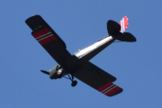 Morten 6 mai 2023 - LN-BDM besøker Høyenhall, det er en DeHavilland DH 82A Tiger Moth fra 1941