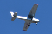 Morten 6 mai 2023 - LN-HOG besøker Høyenhall, men så kommer Haugaland Flyklubb med sin Cessna 172N fra 1979