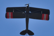 Morten 6 mai 2023 - Tiger Moth besøker Høyenhall, når jeg vurderer farten og lyden så gjetter jeg på at den har nummer 127 eller 189 på siden