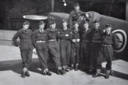 Morten 18 november 2023 - Småfly i Drøbak, nå kom det ikke noen fly over Drøbak. Men jeg rotet i fotoalbumet til pappa, og der er han. Dette må være fra 1952 ved Kjevik, og kan det være en Spitfire?