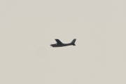 Morten 1 oktober 2023 - Cessna over Høyenhall, så her blir jeg litt forvirret når jeg skal dokumentere. Det siste flyet i 177-linjen var dem uttrekkbare hjulene til 177RG Cardinal RG, som Cessna begynte å produsere i 1970. Både nesehjulet og hovedhjulet trekkes tilbake bakover, med nesehjulet omsluttet av dører når det trekkes tilbake