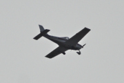Morten 1 oktober 2023 - SE-LRO over Høyenhall, jeg tror at flyet er fra 2007, og at det kom til klubben i 2019. Jeg er ikke sikker, men mitt første bilde er fra 22 september 2019
