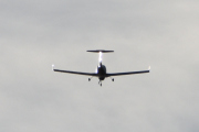 Morten 15 oktober 2023 - Diamond DA-40 over Høyenhall, første gangen jeg tok et sånt bilde, var 11 mai 2018. Den hadde heller ikke hjulkapsler