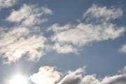 Morten 20 oktober 2023 - LN-IFI over Høyenhall igjen, det er LTOB Leasing med sin Piper PA-28-181 Archer III DX fra 2017, som kommer en gang til, og denne gangen fikk vi med solen