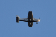 Morten 8 oktober 2023 - LN-IFI over Høyenhall, det er LTOB Leasing som legger seg fint i posisjon med sin Piper PA-28-181 Archer III DX fra 2017