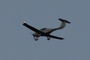 Morten 17 september 2023 - LN-NEZ klokken 19.25 over Høyenhall på kvelden, nå kan jeg ikke lese deg, men jeg ser hjulkapslene dine nå :-)