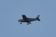 Morten 23 september 2023 - LN-IFI over Høyenhall, vi har sett dem før i dag. Det er LTOB Leasing som er ute med sin Piper PA-28-181 Archer III DX fra 2017