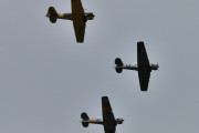 Morten 3 september 2023 - Telemark Airshow 2023. Disse tre Harvard-ene har jeg fulgt i minst fem år :-)
