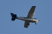 Morten 1 september 2023 - LN-NPK besøker Høyenhall, det er Anne og Lars som kommer i sin Cessna 172B Skyhawk fra 1961