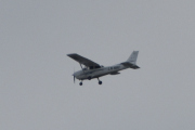Morten 1 september 2023 - LN-NRF over Høyenhall, det er Nedre Romerike flyklubb som er ute med sin Cessna 172 Skyhawk fra 2006. Jeg har 15 forskjellige Cessna 172 varianter registrert nå, så det må være en populær modell