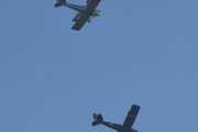 Morten 10 september 2023 - LN-KFM og LN-KFT over Høyenhall. Den øverste er LN-KFM som er en DeHavilland DH 60M Moth nr. 125 fra 1929, som Kjeller Flyhistoriske Forening eier. Den under er LN-KFT som er en DeHavilland DH-82A Tiger Moth nr. 189 fra 1935, som også Kjeller Flyhistoriske Forening eier