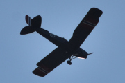 Morten 17 september 2023 - LN-MAX besøker Høyenhall, det er Nedre Romerike Flyklubb Veteranflygruppa som kommer med sin DeHavilland DH-82A Tiger Moth nr. 127 fra 1941