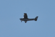 Morten 17 september 2023 - LN-NRO over Høyenhall, det er Nedre Romerike flyklubb som er ute igjen med sin Cessna 172 Skyhawk fra 2009. Endelig en dag med fint vær