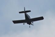 Morten 2 september 2023 - LN-ABL over Høyenhall, jeg har 35 bilder av deg nå, og jeg ser at noe tekst må redigeres. Men du ligger nok under småfly også, men nå kan jeg dette med nesehjulet :-)