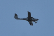 Morten 23 september 2023 - LN-FTS over Høyenhall, det er Oslo Flyveklubb som er ute med sin Diamond DA-40 NG som heter Sierra og er fra 2016