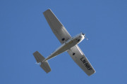 Morten 23 september 2023 - LN-NRF besøker Høyenhall, det er Nedre Romerike flyklubb som kommer med sin Cessna 172 Skyhawk fra 2006