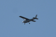 Morten 23 september 2023 - LN-NRF over Høyenhall, dem har vært på besøk her i dag. Det er Nedre Romerike flyklubb med sin Cessna 172 Skyhawk fra 2006