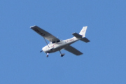 Morten 23 september 2023 - LN-NRO klokken 13.22 over Høyenhall igjen, denne gangen med blå himmel