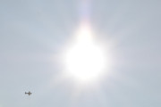 Morten 30 september 2023 - LN-KLM over Høyenhall, jeg har ikke tatt bilde av den med solen før, så jeg gambler litt her