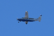 Morten 1 april 2023 - Cessna 208B Grand Caravan over Høyenhall, du kommer stadig nærmere og jeg syns det står LN-TER under vingen