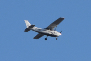 Morten 10 mai 2023 - LN-NRF over Høyenhall, det er Nedre Romerike Flyklubb som er ute med sin Cessna 172S Skyhawk