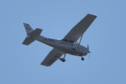 Morten 20 mai 2023 - LN-NRO besøker Høyenhall, det er Nedre Romerike flyklubb som er ute med sin Cessna 172 Skyhawk – G1000