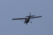 Morten 28 mars 2023 - LN-NRF over Høyenhall, det var nok et besøk dem hadde med sin Cessna 172S Skyhawk