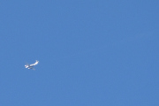 Morten 4 februar 2023 - Småfly over Høyenhall, liten prikk på himmelen - kan det være Pilot Flight Academy?