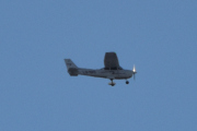 Morten 8 april 2023 - LN-NRO over Høyenhall, det er Nedre Romerike flyklubb som er ute på påskeaften med sin Cessna 172 Skyhawk