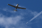 Morten 16 april 2024 - LN-FTS og Norwegian møtes over Høyenhall, jeg tror jetflyet er Norwegian