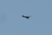 Morten 27 april 2024 - Veteranfly over Høyenhall, den var veldig langt borte. Men jeg syns det ser ut som en Piper L-4J Grasshopper. Men det kan også være en Piper PA-19 Super Cub
