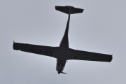 Morten 29 april 2024 - LN-FTM besøker Høyenhall, det er Oslo Flyveklubb som kommer med sin Diamond DA-40 NG Mike fra 2015