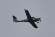 Morten 8 april 2024 - LN-FTM besøker Høyenhall, det er Oslo Flyveklubb som kommer med sin Diamond DA-40 NG Mike fra 2015 og som kom inn i klubben i 2016