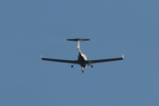 Morten 6 august 2024 - Diamond DA-40NG over Høyenhall, dette blir siste flyet i kveld og jeg kan ikke med sikkerhet si hvem det er