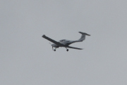 Morten 8 august 2024 - LN-LFT over Høyenhall, det er mulig at jeg tar feil nå, men utseende stemmer på at det er en Diamond DA-40D Diamond Star fra 2003 som Oslo Flight Academy eier