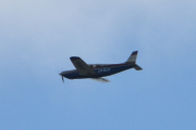 Morten 12 juli 2024 - LN-MLM over Høyenhall, det er Gold Air som er ute med sin Piper PA-32R-301T Saratoga fra 1999