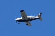 Morten 9 juli 2024 - LN-JAL besøker Høyenhall, det er Flyklubben Øst som kommer med sin Piper PA-28-181 Archer III fra 1996