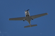 Morten 19 juni 2024 - N220MR besøker Høyenhall, det er en Cirrus SR22 G3 fra 2011 som kommer