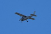 Morten 21 juni 2024 - LN-NRF over Høyenhall, det er Nedre Romerike flyklubb som er ute med sin Cessna 172S Skyhawk SP fra 2005. Det var kanskje den vi så før i dag