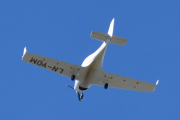Morten 21 juni 2024 - LN-YDM besøker Høyenhall, det er Drammen Flyklubb som kommer med sin Aerospool WT9 Dynamic fra 2015
