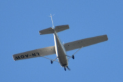 Morten 23 juni 2024 - LN-AGW besøker Høyenhall, det er Gardermoen Flyklubb som kommer med sin Cessna 172S Skyhawk SP fra 2005