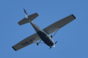 Morten 23 juni 2024 - LN-BDL besøker Høyenhall, det er Ringerikes Motorflyklubb som kommer med sin Cessna 172P Skyhawk II fra 1980