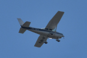 Morten 24 juni 2024 - LN-NFA besøker Høyenhall, det er Sameiet LN-NFA som kommer med sin Cessna 182Q Skylane fra 1978