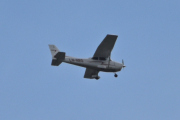 Morten 7 juni 2024 - LN-NRO over Høyenhall, det er Nedre Romerike flyklubb som er ute med sin Cessna 172S Skyhawk SP fra 2009